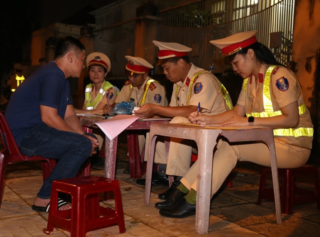 Công an thành phố Buôn Ma Thuột ra quân bảo đảm trật tự an toàn giao thông phục vụ Đại hội đại biểu Đảng bộ tỉnh