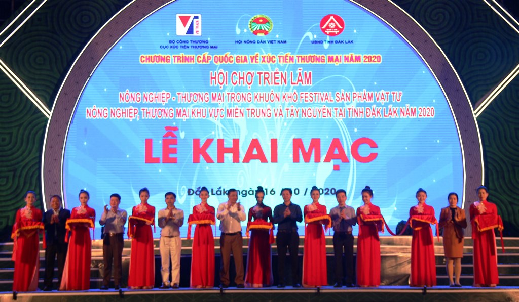 Khai mạc Hội chợ triển lãm Nông nghiệp -Thương mại