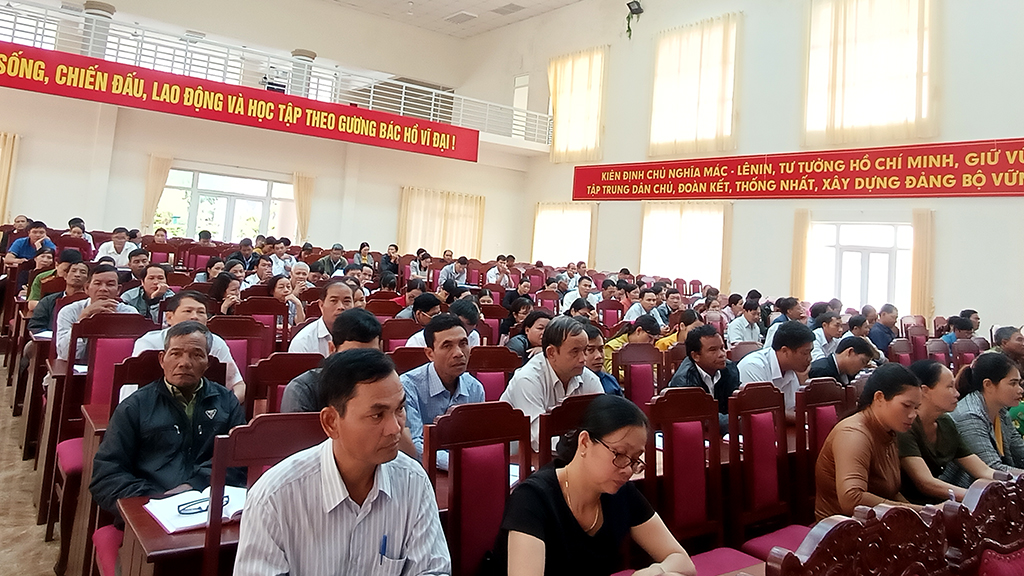 Huyện Lắk: Hội nghị thông tin thời sự, chính sách cho đội ngũ báo cáo viên, tuyên truyền ở cơ sở năm 2020
