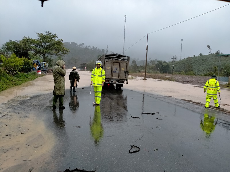 Huyện M'Drắk ngập lụt nhiều nơi do ảnh hưởng của bão số 12