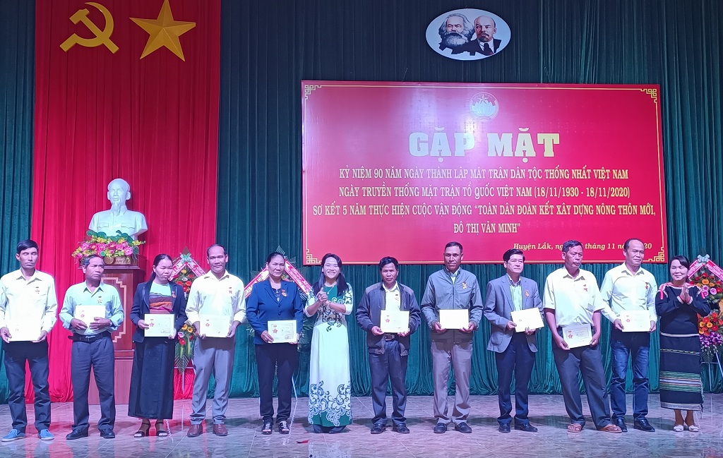 Huyện Lắk: Gặp mặt, tọa đàm kỷ niệm 90 năm Ngày thành lập Mặt trận dân tộc thống nhất Việt Nam