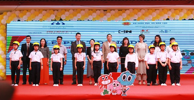 Dak Lak participates in Project on "Go to school safely" for primary school kids