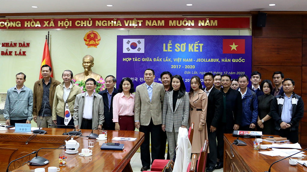 Dak Lak - Jeollabuk holds meeting to review 05 years of implementing cooperation agreement