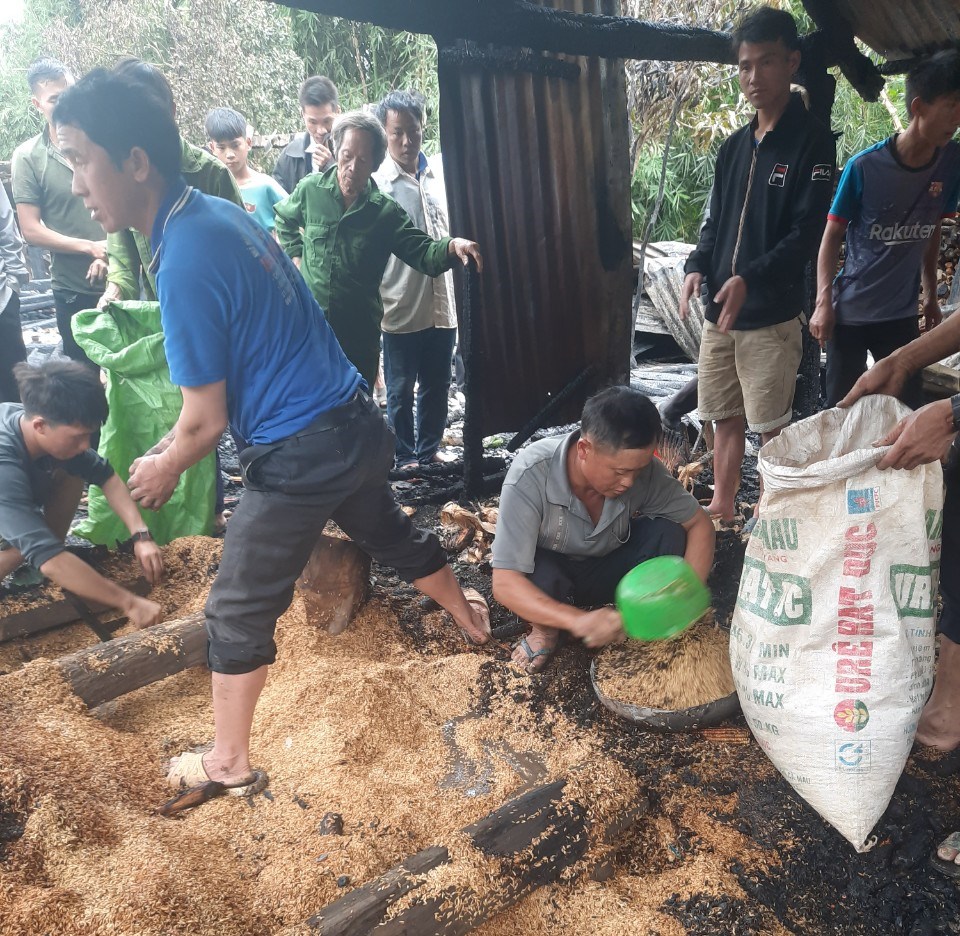 Hoả hoạn thiêu rụi 02 căn nhà ở xã Cư Pui, huyện Krông Bông