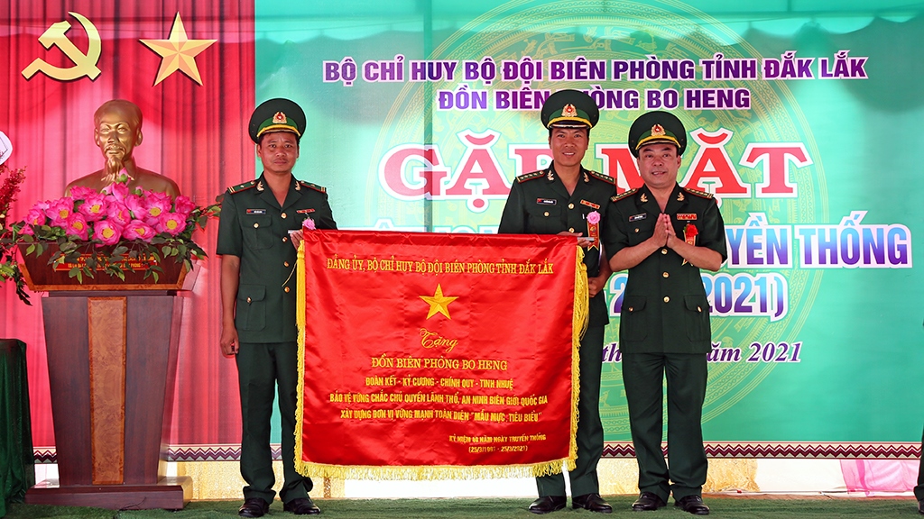 Đồn Biên phòng Bo Heng gặp mặt nhân kỷ niệm 40 năm ngày truyền thống