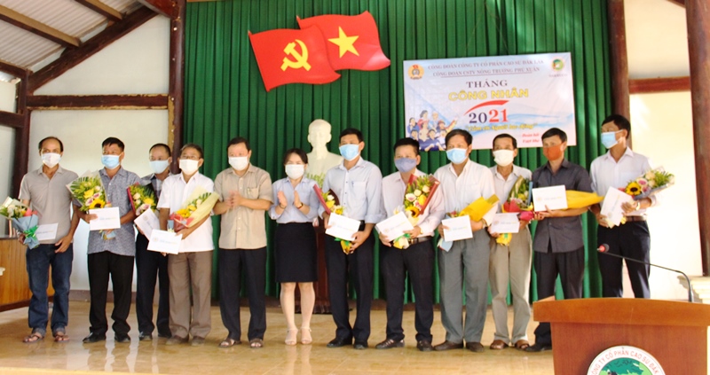 Công ty Cổ phần Cao su Đắk Lắk tổ chức chương trình “Cám ơn người lao động”