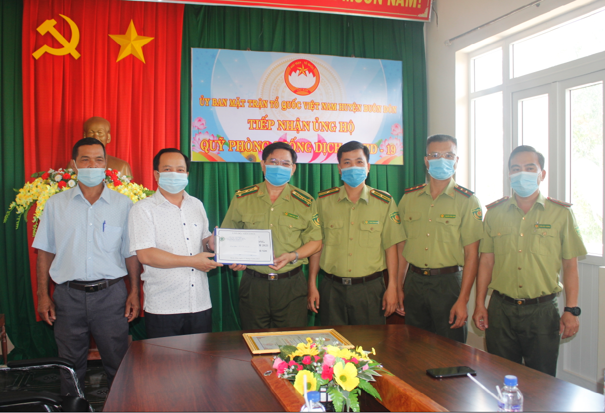 Yok Don National Park supports the COVID-19 prevention and fighting fund