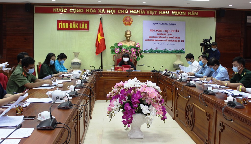 An online conference to make constructive comments to drafts of the Vietnamese Culture Development Strategy to 2030 and the Tourism Development Action Program in the 2021-2025 period