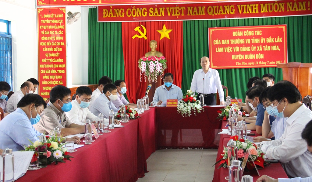 Delegation from the Standing Committee of the Party Committee of Dak Lak Province works with the Party Committee of Buon Don District