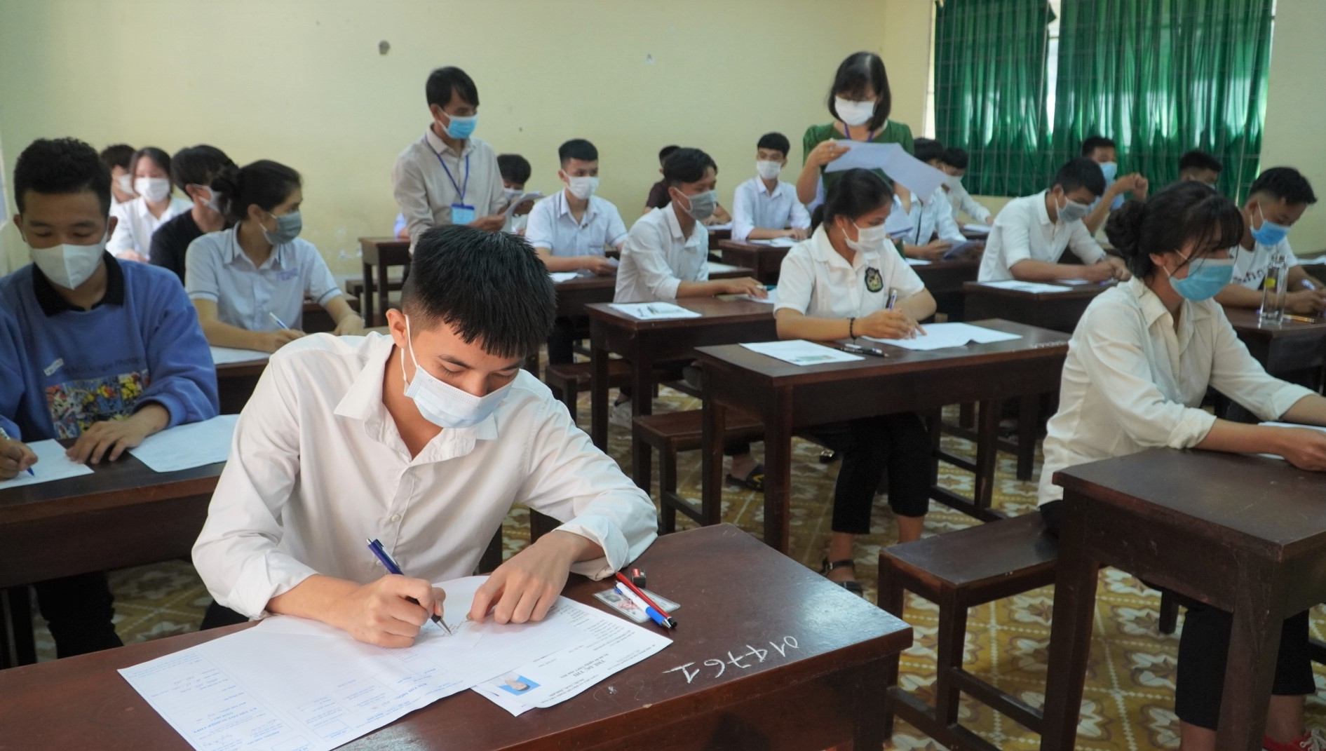 Thí sinh Đắk Lắk thi tốt nghiệp THPT đợt 2 năm 2021 tại Khánh Hòa