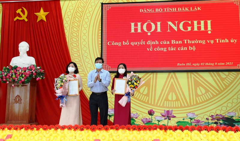 Công bố Quyết định của Ban Thường vụ Tỉnh ủy về công tác cán bộ