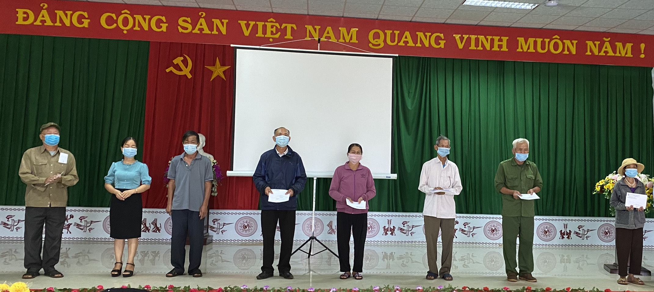 Trao tặng 22 suất quà cho nạn nhân chất độc da cam