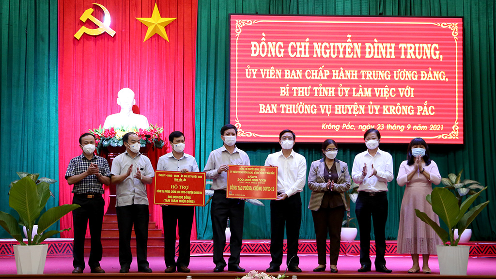 Đoàn công tác của Ban Thường vụ Tỉnh ủy làm việc với Ban Thường vụ Huyện ủy Krông Pắc