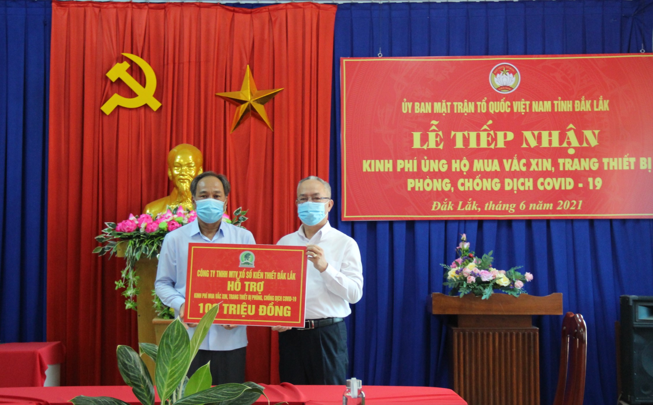 Phối hợp tuyên truyền, vận động huy động nguồn lực cùng chung tay ủng hộ công tác phòng, chống dịch bệnh COVID-19