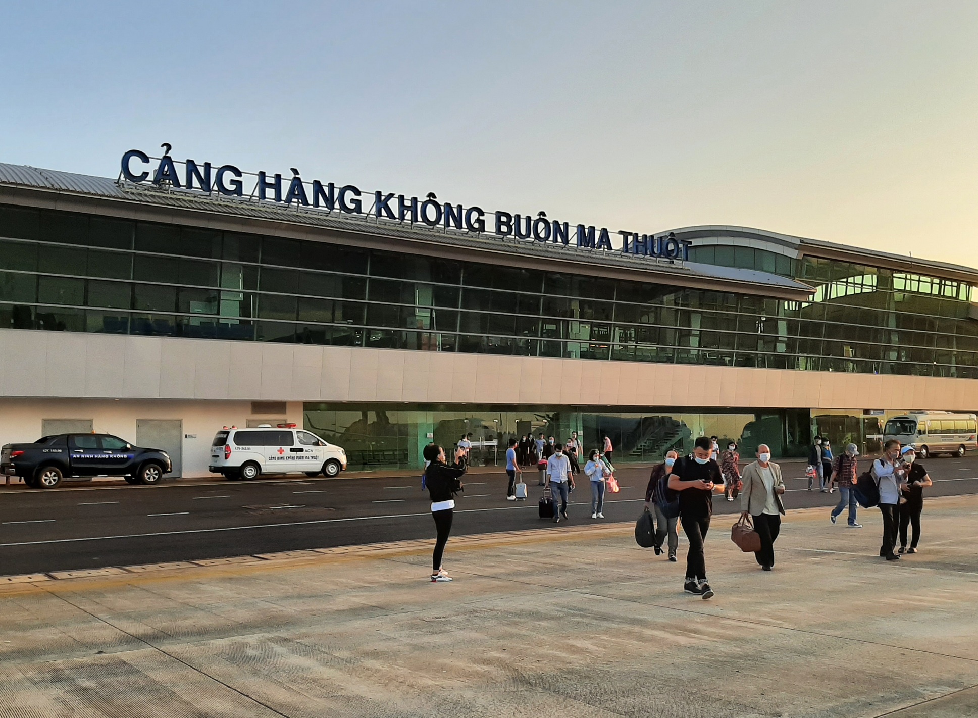 Re-operating flights from and to Dak Lak Province, except flights between Dak Lak and Ho Chi Minh City