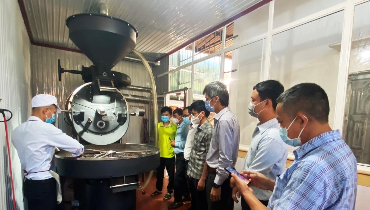 Chuyển giao thiết bị chế biến cà phê cho hộ sản xuất tại huyện Cư M’gar và Krông Búk