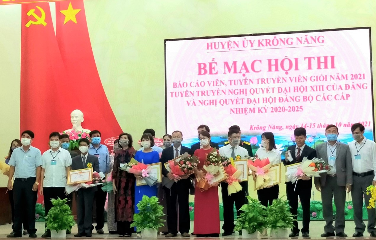The Party Committee of Krong Nang District Successfully Organized the Contest of Skilled Reporters and Promoters in 2021