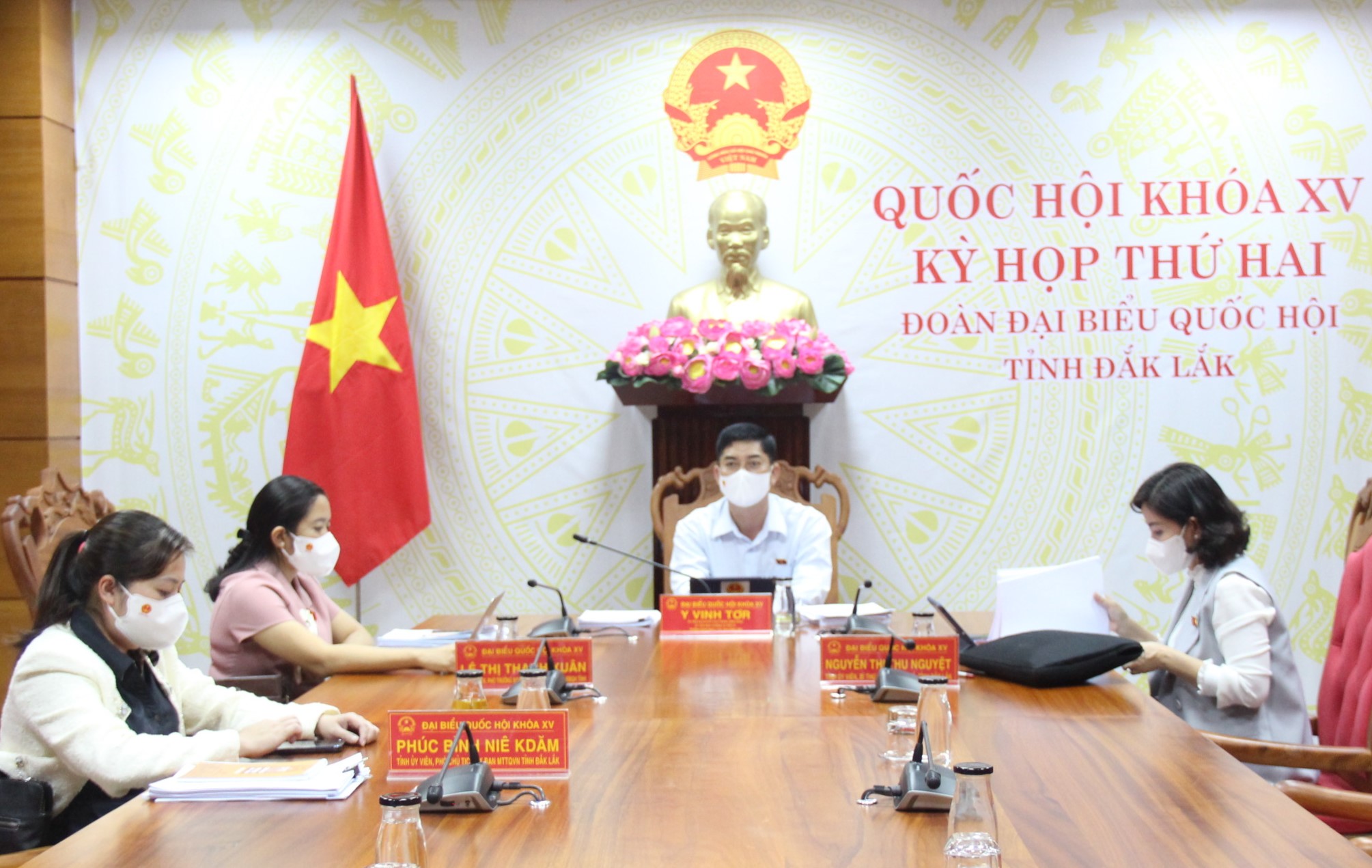 Quốc hội tiến hành thảo luận 3 dự án luật