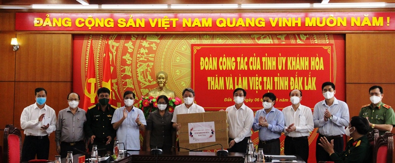 Đoàn công tác Tỉnh ủy Khánh Hòa thăm và làm việc tại tỉnh Đắk Lắk