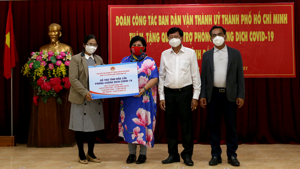 Đoàn công tác của Thành phố Hồ Chí Minh hỗ trợ phòng, chống dịch COVID-19 tại Đắk Lắk