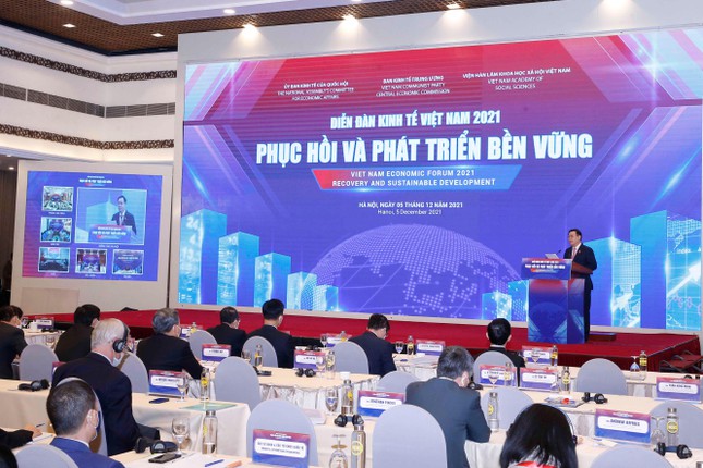 Bế mạc Diễn đàn Kinh tế Việt Nam 2021: Chính sách hỗ trợ phải đủ lớn, đủ rộng, đủ dài