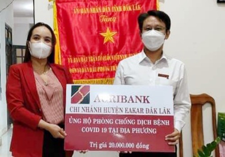 Agribank chi nhánh huyện Ea Kar chung tay cùng địa phương phòng chống dịch COVID-19