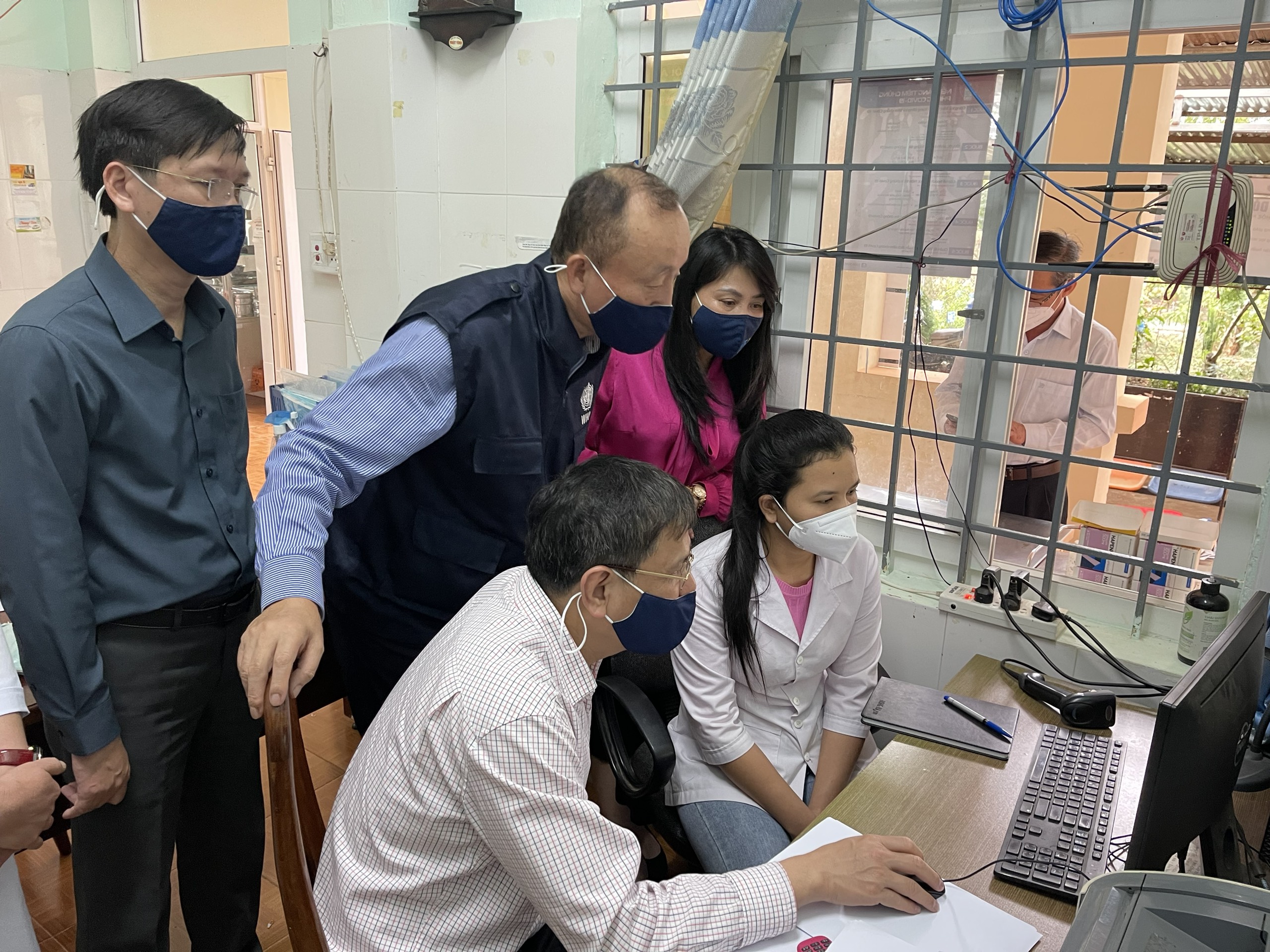 Giám sát hỗ trợ quản lý, điều trị và thống kê báo cáo bệnh không lây nhiễm ở tuyến y tế cơ sở huyện Krông Ana