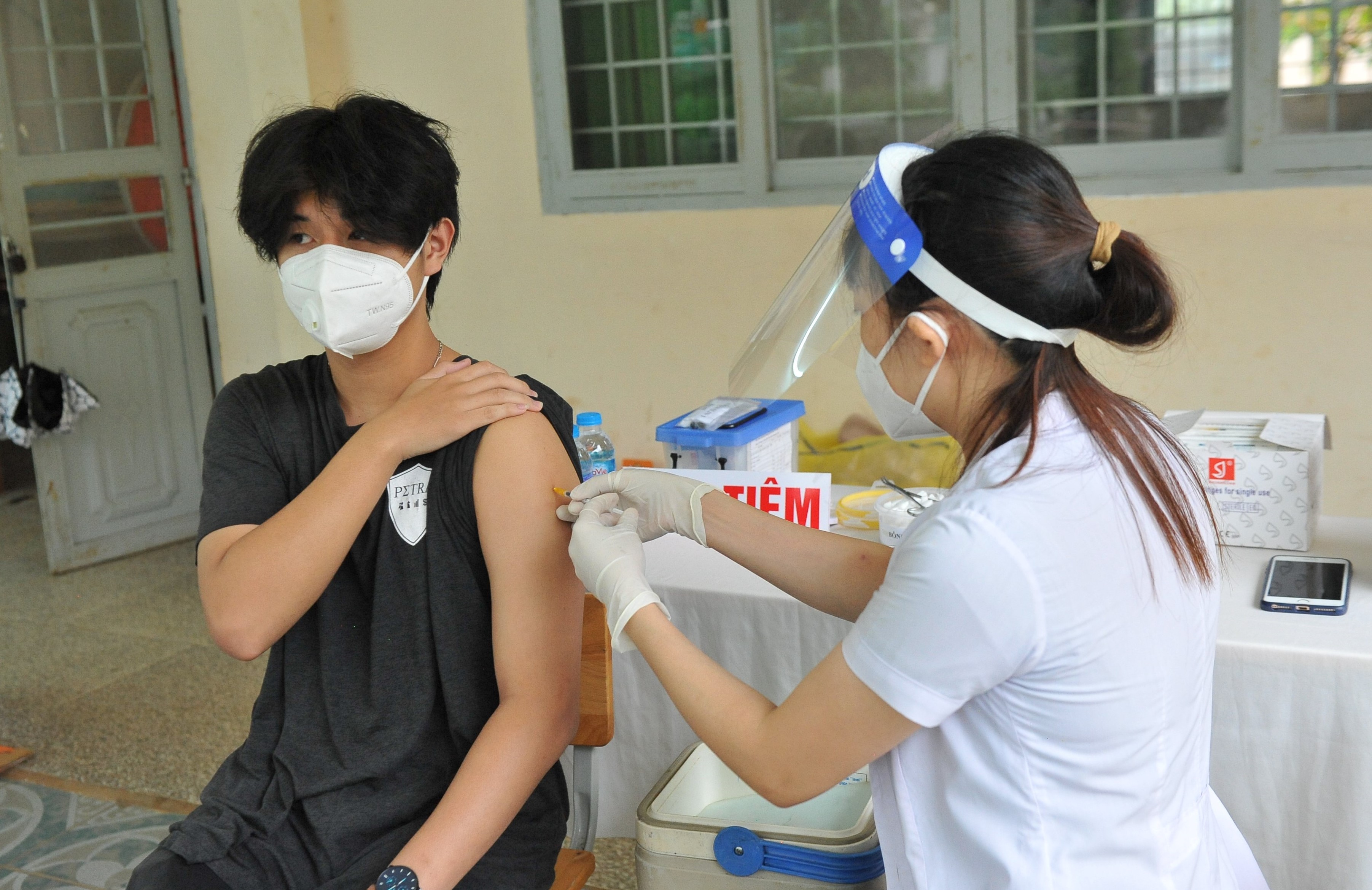 Tiếp tục triển khai tiêm vắc xin phòng COVID-19 cho trẻ em từ 12-14 tuổi