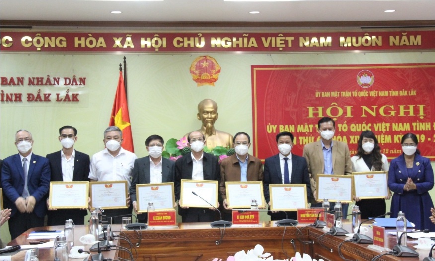 Agribank tỉnh Đắk Lắk được Ủy ban Mặt trận Tổ quốc Việt Nam tỉnh tặng Bằng khen