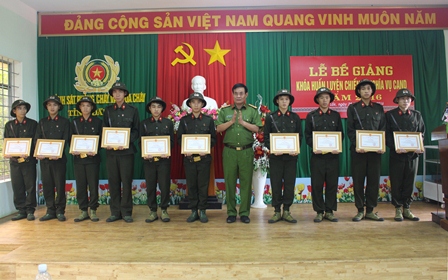 Cảnh sát PCCC tỉnh Đắk Lắk tổ chức Lễ bế giảng khóa huấn luyện chiến sỹ nghĩa vụ CAND năm 2016