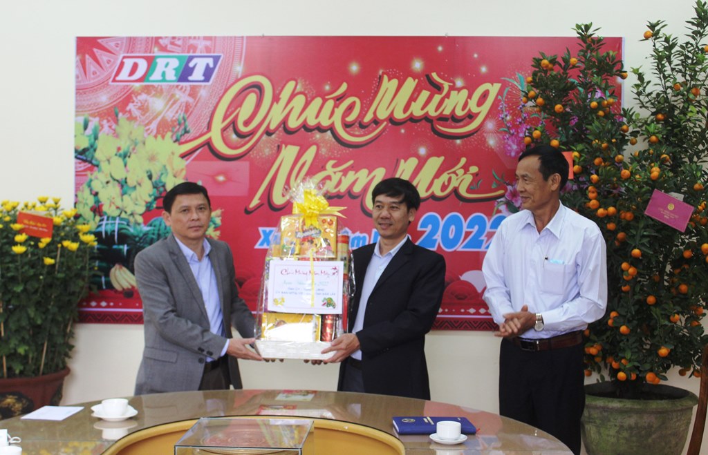 Phó Chủ tịch Thường trực UBND tỉnh Nguyễn Tuấn Hà thăm, chúc Tết các cơ quan, đơn vị trên địa bàn tỉnh