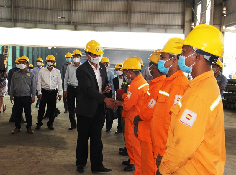 The Chairman of the People's Council of Dak Lak Province Y Vinh Tor visits ASEAN Steel Joint Stock Company on the occasion of Lunar New Year