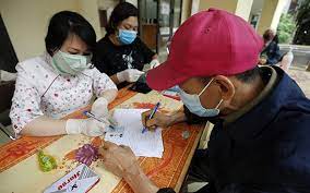 Quyết định về việc phê duyệt danh sách và kinh phí hỗ trợ người lao động ngừng việc gặp khó khăn do đại dịch COVID-19 (đợt 42) trên địa bàn huyện Cư Kuin.