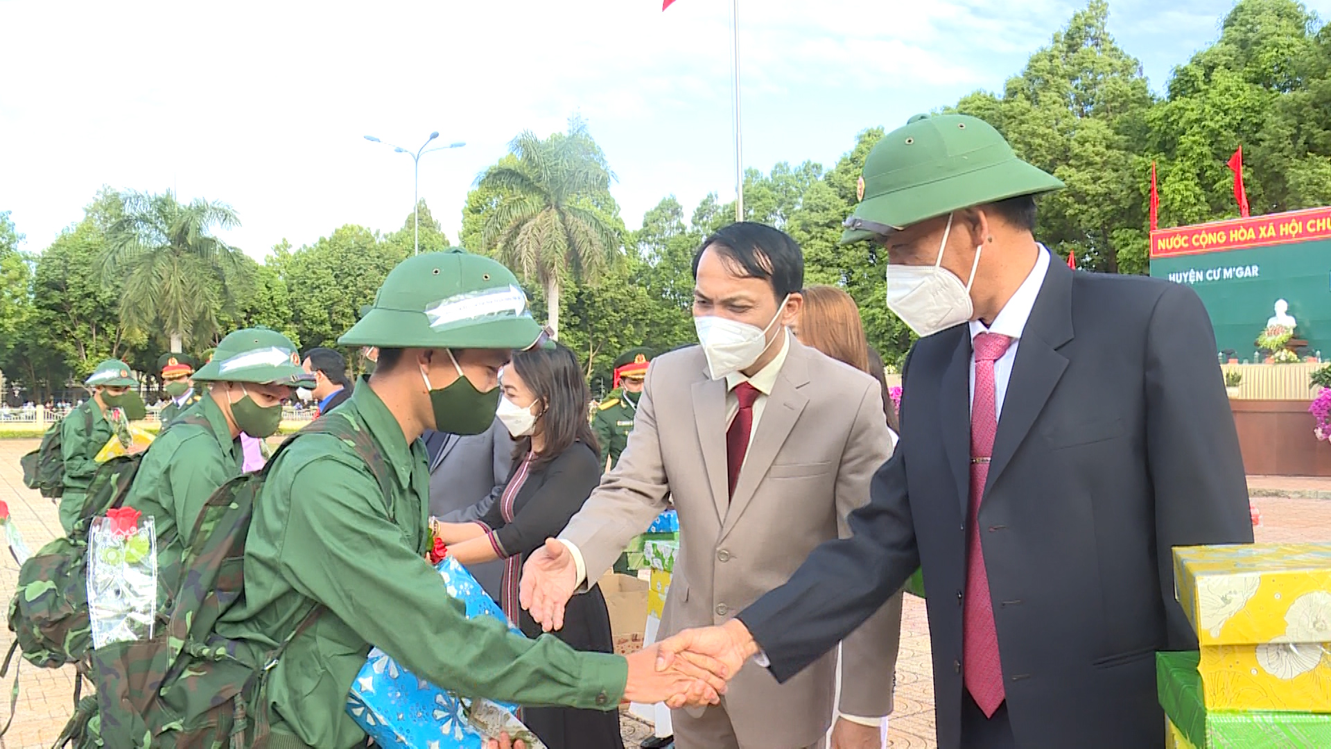 Huyện Cư M'gar tổ chức lễ giao, nhận quân năm 2022