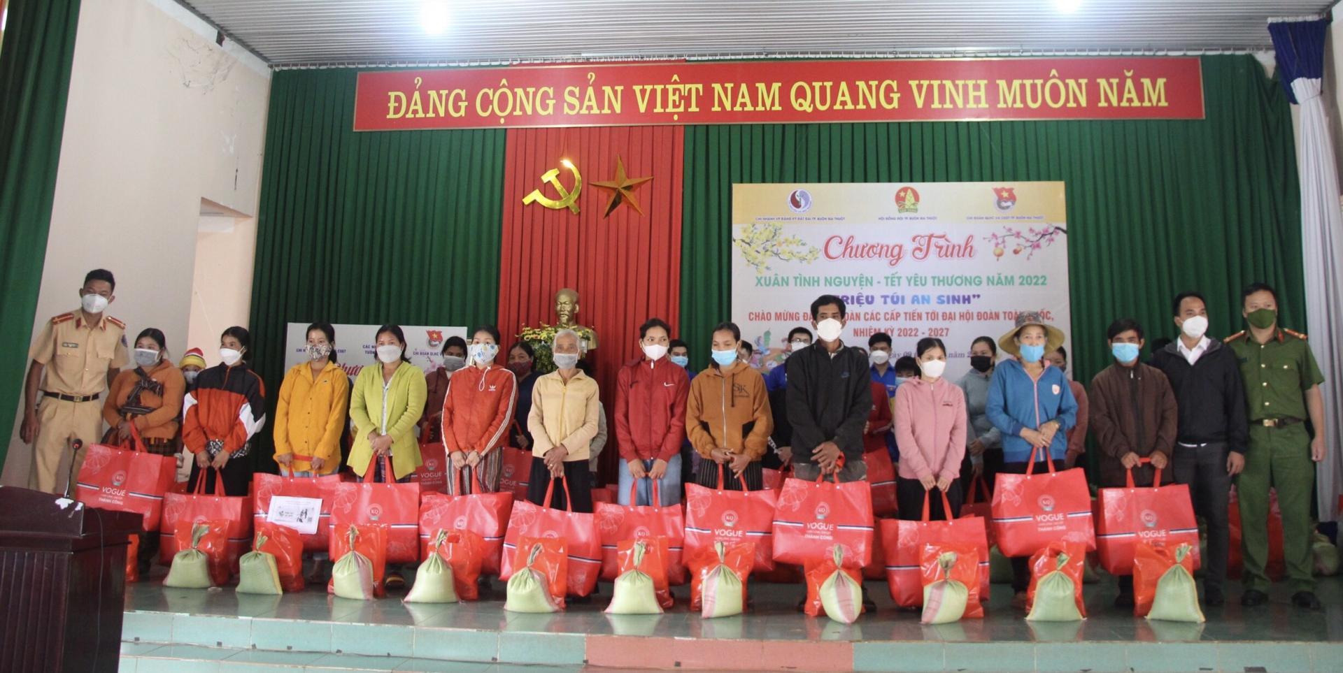 Đắk Lắk được cấp 1.014 tấn gạo hỗ trợ người dân bị ảnh hưởng bởi dịch COVID-19