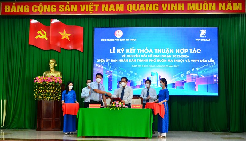 UBND thành phố Buôn Ma Thuột và VNPT Đắk Lắk ký kết hợp tác chuyển đổi số giai đoạn 2022-2026