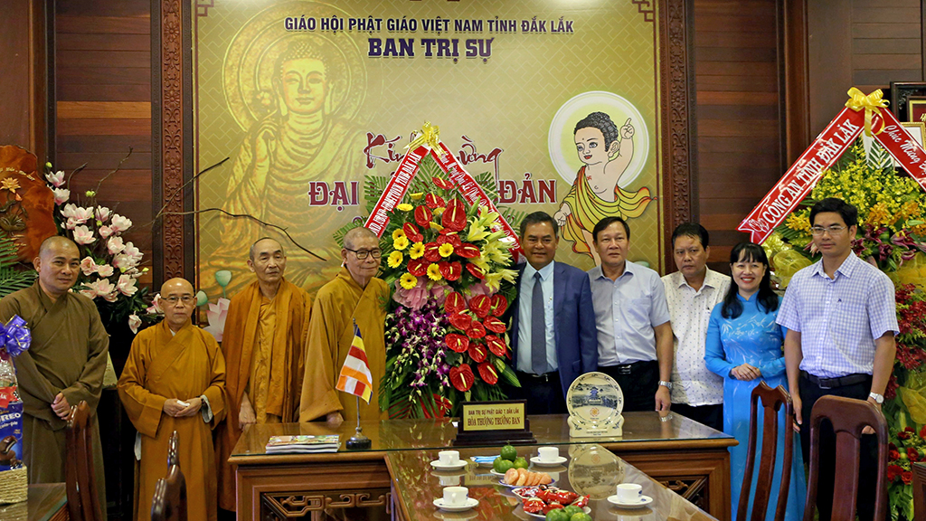 Lãnh đạo tỉnh thăm, chúc mừng Đại lễ Phật đản năm 2022
