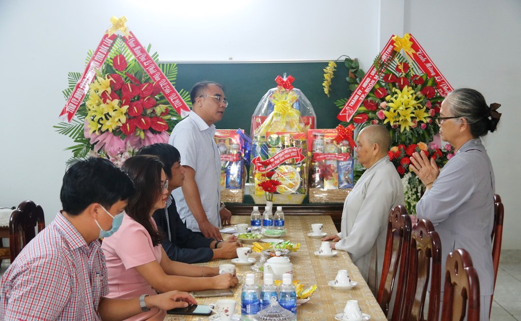 Lãnh đạo tỉnh thăm, chúc mừng các cơ sở Phật giáo nhân Đại lễ Phật đản