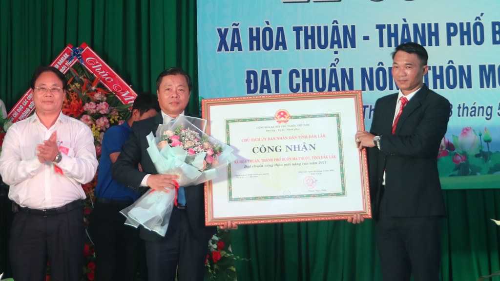 Lễ công bố xã Hoà Thuận đạt chuẩn nông thôn mới nâng cao