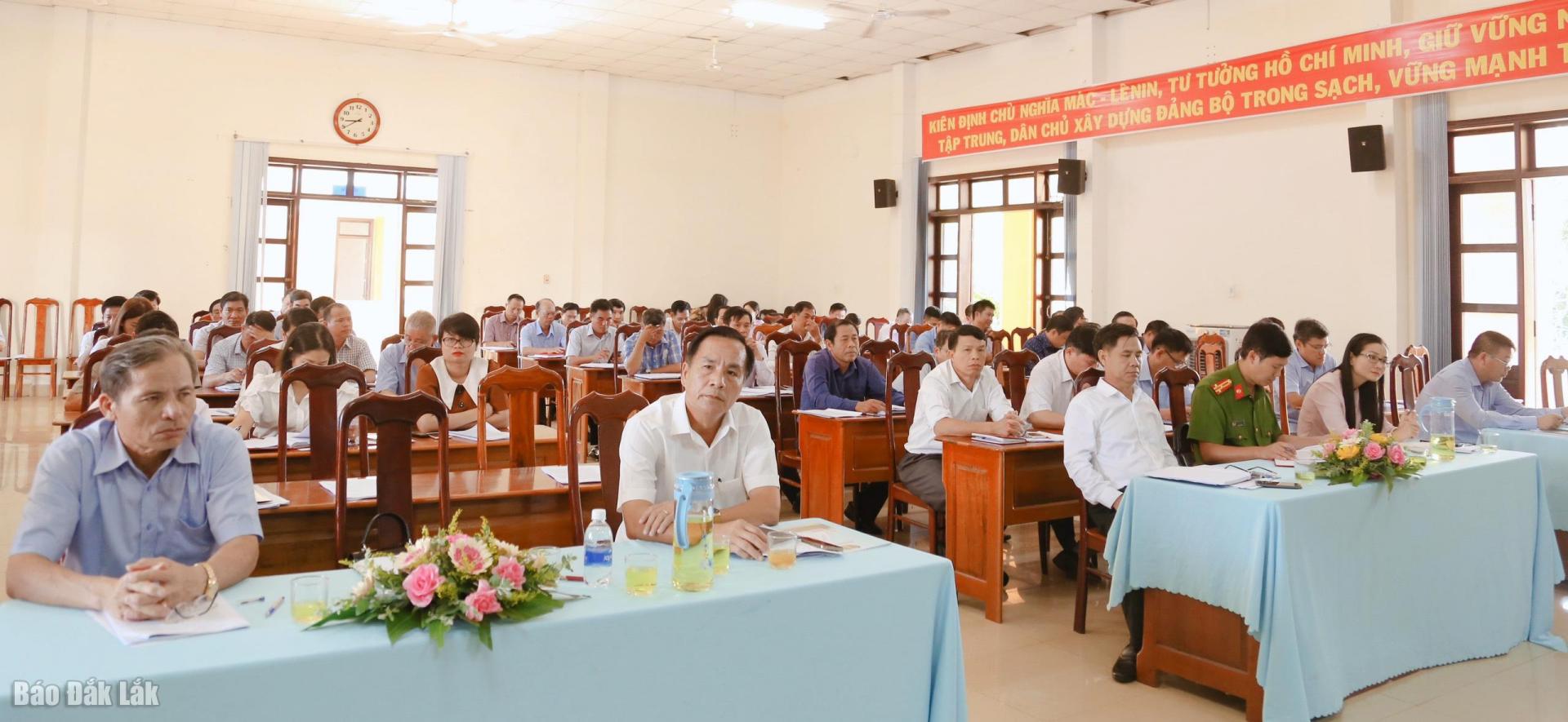 Hội nghị Ban Chấp hành Đảng bộ huyện Cư Kuin lần thứ 14