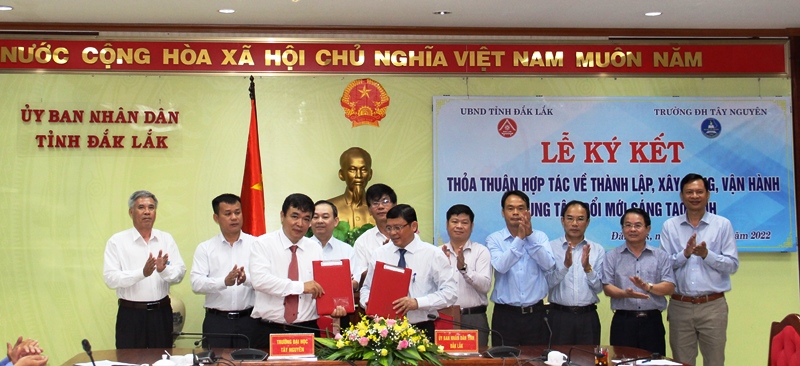 Đắk Lắk ký kết thỏa thuận hợp tác xây dựng, vận hành Trung tâm đổi mới sáng tạo tỉnh