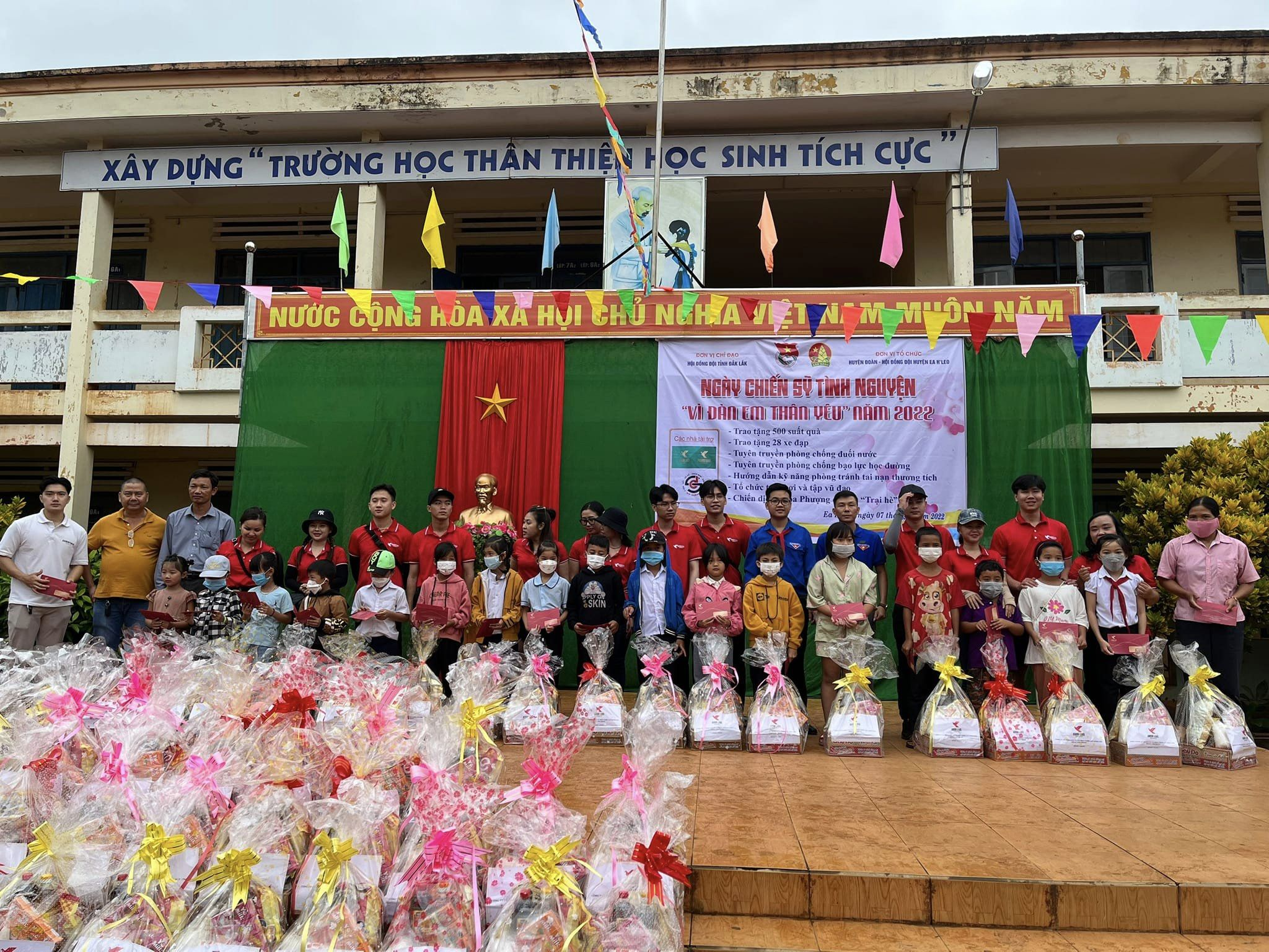 Tuổi trẻ huyện Ea H’Leo sôi nổi các hoạt động Chiến dịch “Hoa phượng đỏ” và “Trại hè” năm 2022