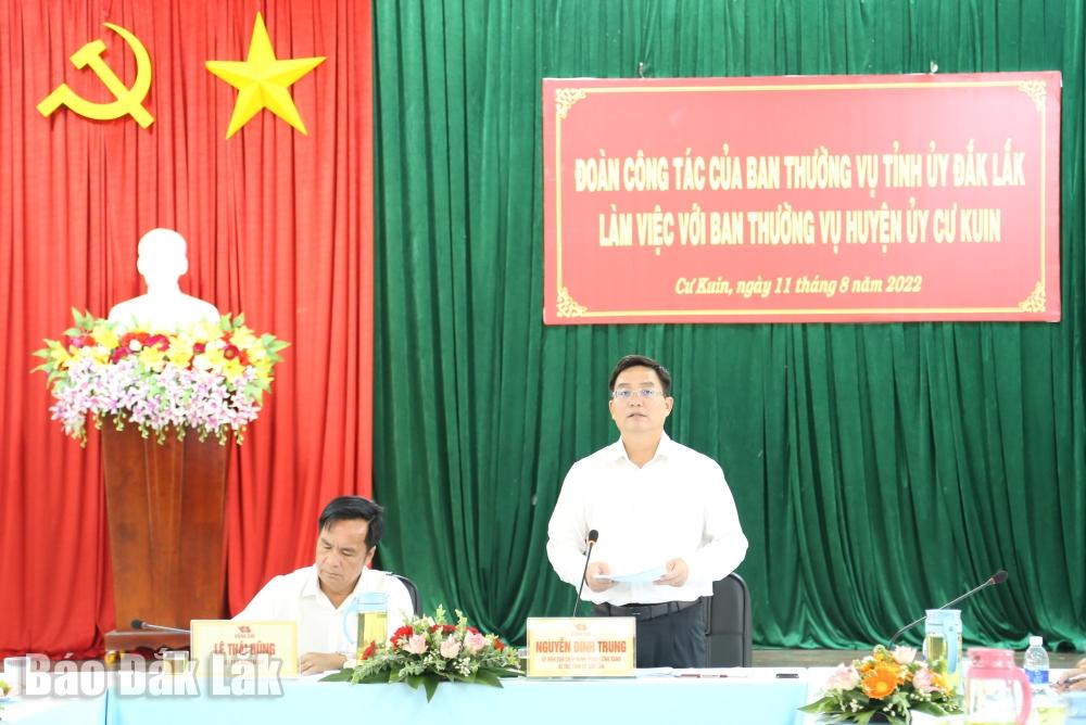 Đoàn công tác của Ban Thường vụ Tỉnh ủy làm việc với huyện ủy Cư Kuin
