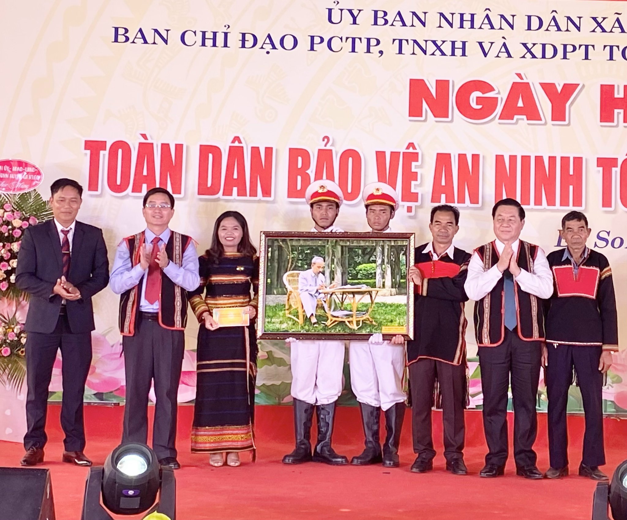 Trưởng Ban Tuyên giáo Trung ương dự Ngày hội toàn dân bảo vệ an ninh tổ quốc tại Đắk Lắk