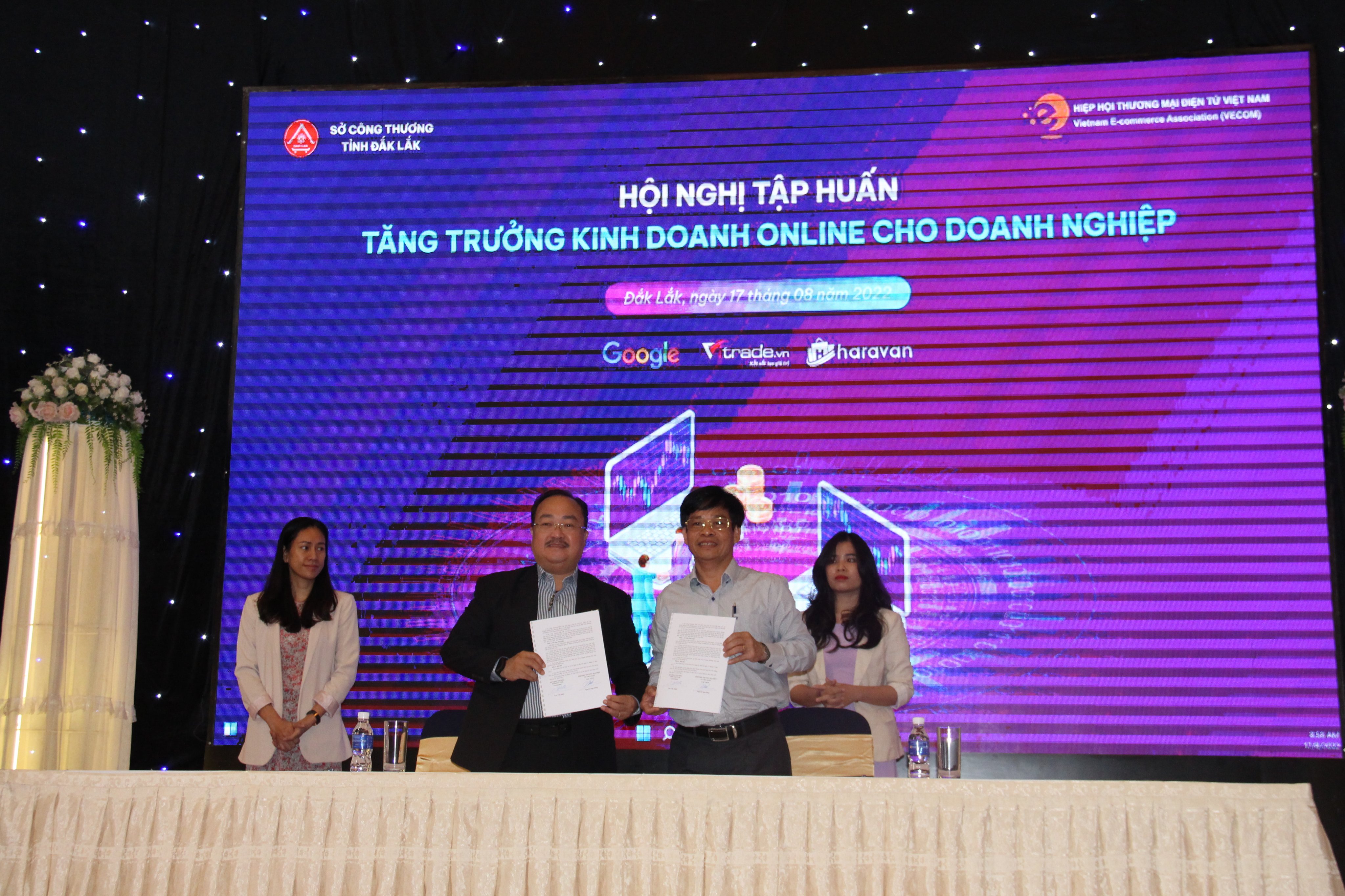 Đắk Lắk ký kết hợp tác trong lĩnh vực thương mại điện tử giai đoạn 2022 - 2025
