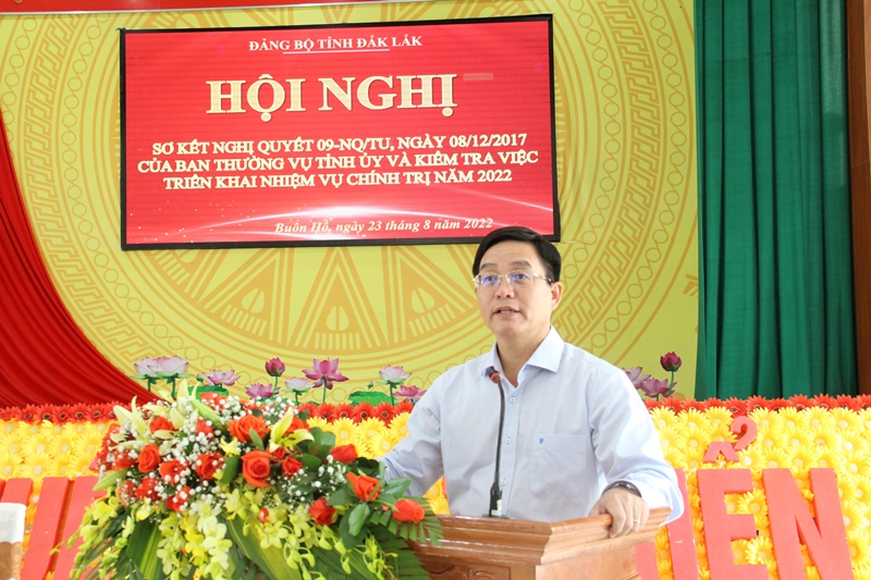Bí thư Tỉnh ủy Nguyễn Đình Trung làm việc với Ban Thường vụ Thị ủy Buôn Hồ