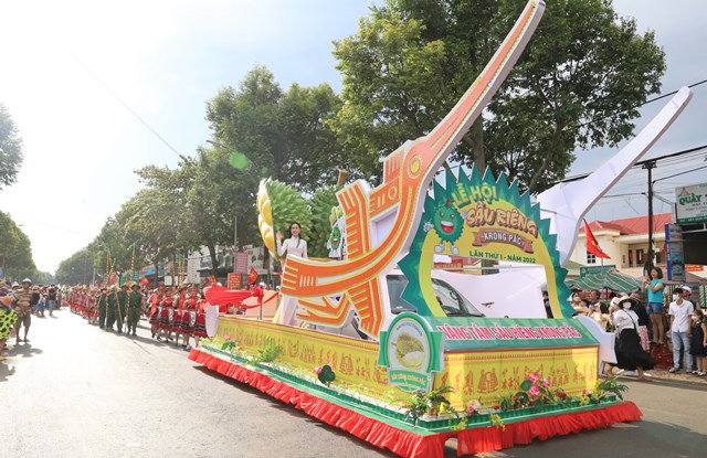 Lễ hội đường phố Lễ hội Sầu riêng huyện Krông Pắc lần thứ nhất năm 2022
