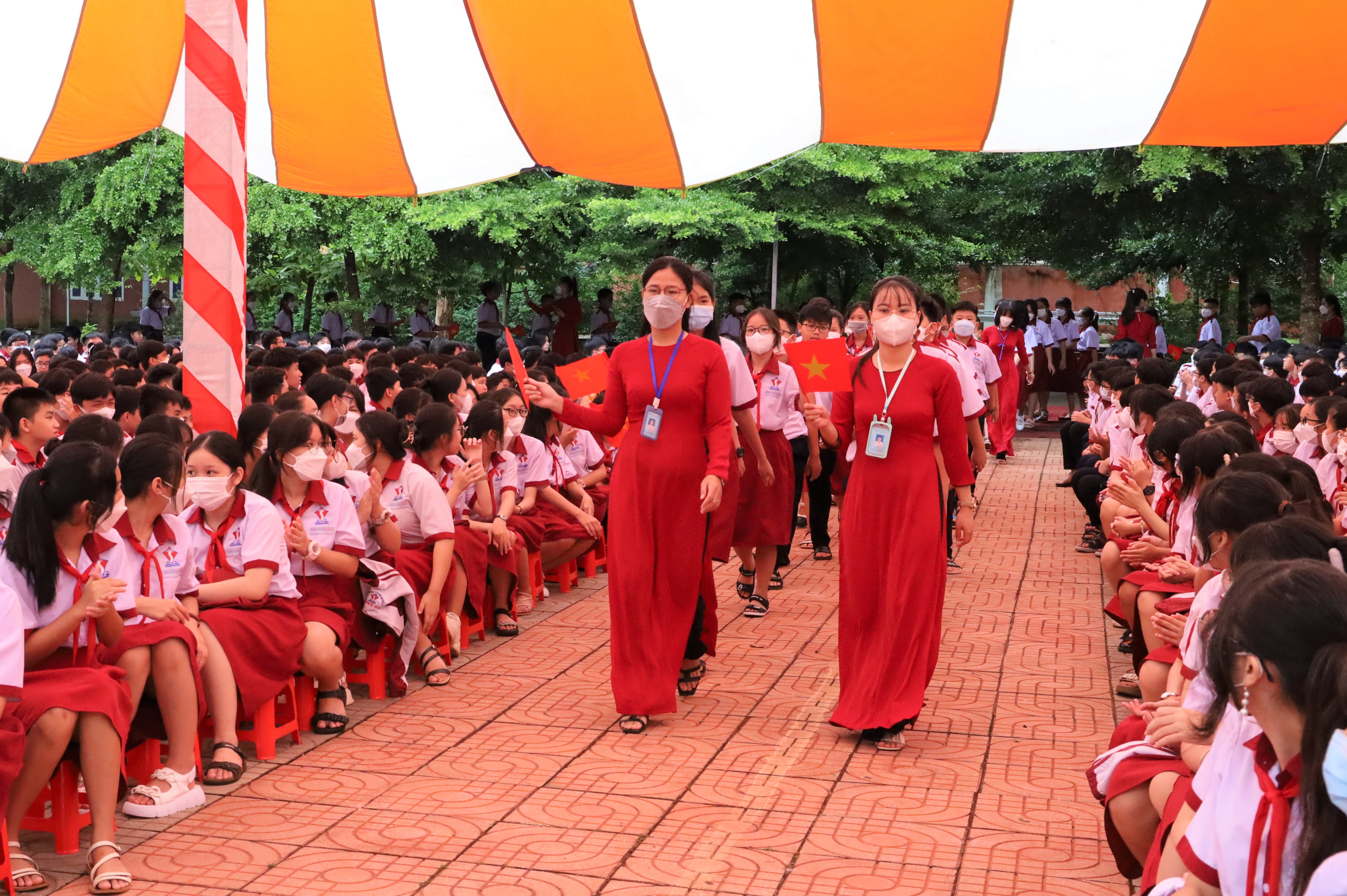 Trường THCS và THPT Đông Du khai giảng năm học mới 2022-2023