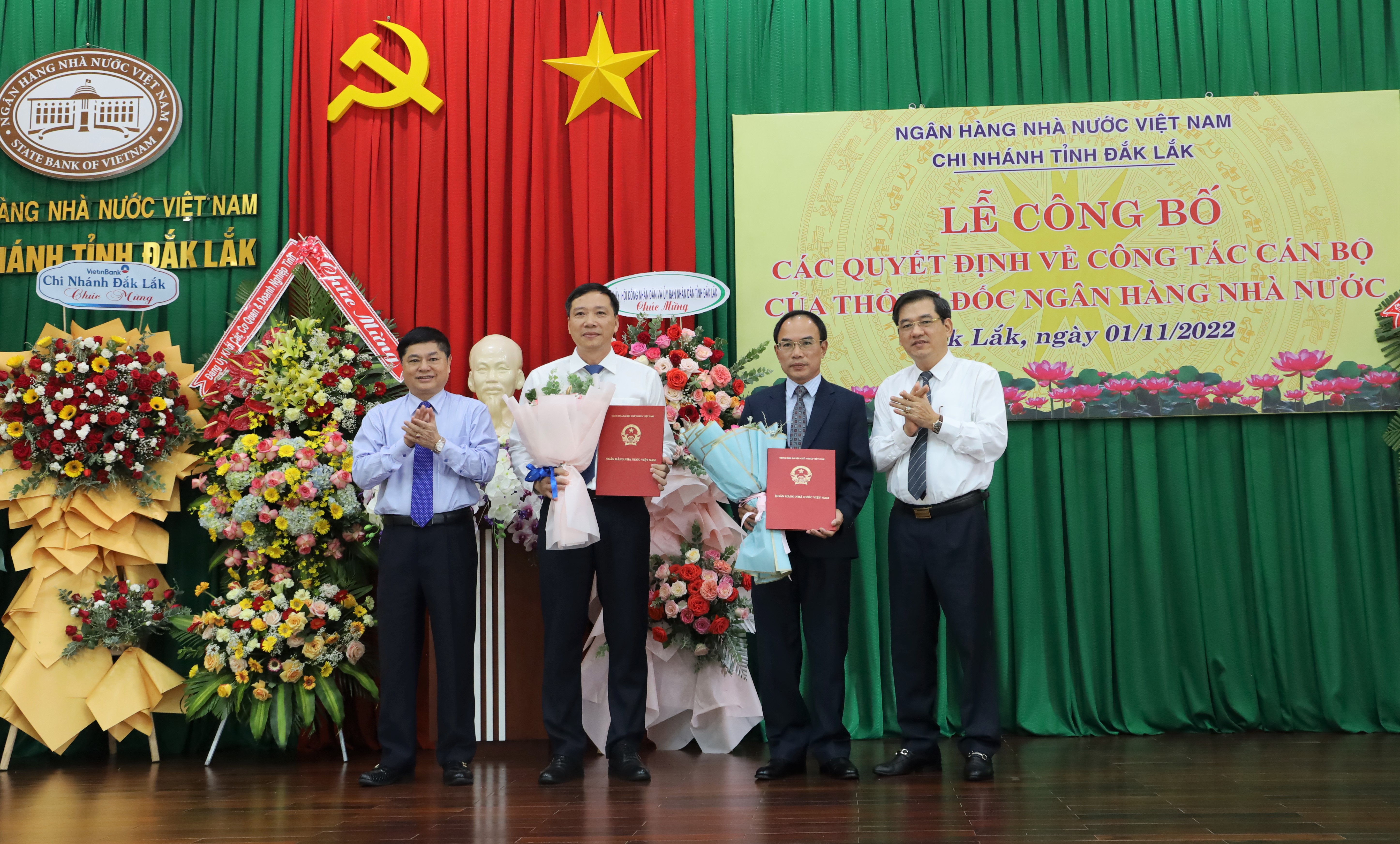 Công bố các quyết định của Thống đốc Ngân hàng Nhà nước Việt Nam về công tác cán bộ