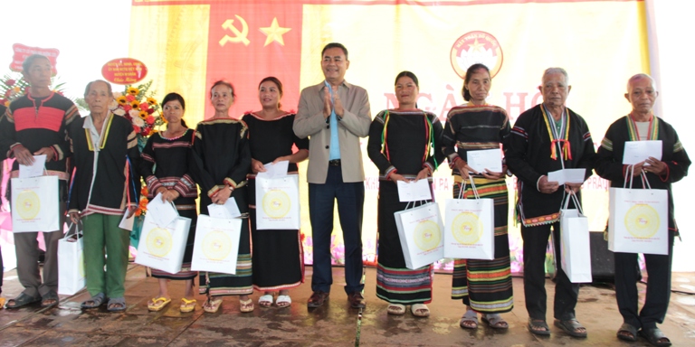 Ngày hội Đại đoàn kết toàn dân tộc tại xã Cư Prao